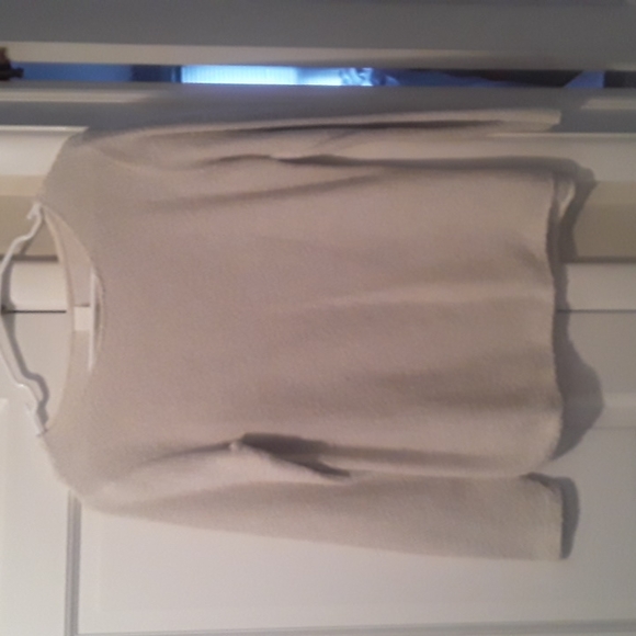 SALE.   H&M Long Sleeve Sweater NWOT.  WAS 18.00 NOW 15.00 - Picture 5 of 5